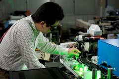 レーザーを用いた大気環境計測の実験