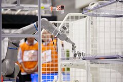 m-09 学内講師講演・「デザイン×テクノロジー×オープンイノベーションで新たな産業創出を目指す“Future Convenience StoreContest”」和田 一義准教授 イメージ